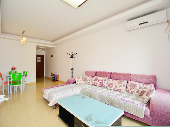 温馨三室一厅套房