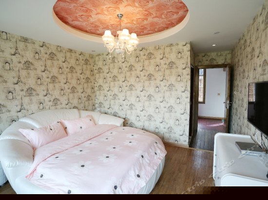 江景阳台圆床房