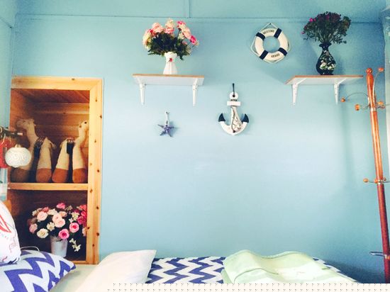 一面湖水大床房