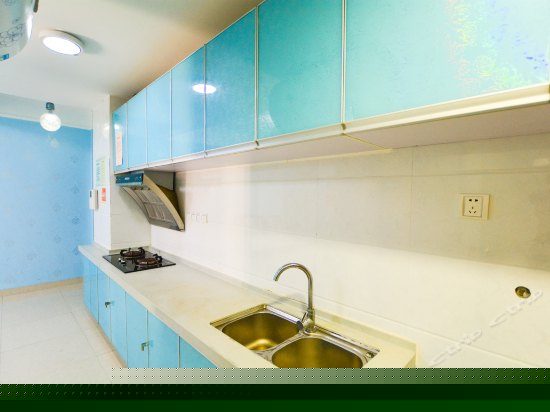 蔚蓝海景三室一厅