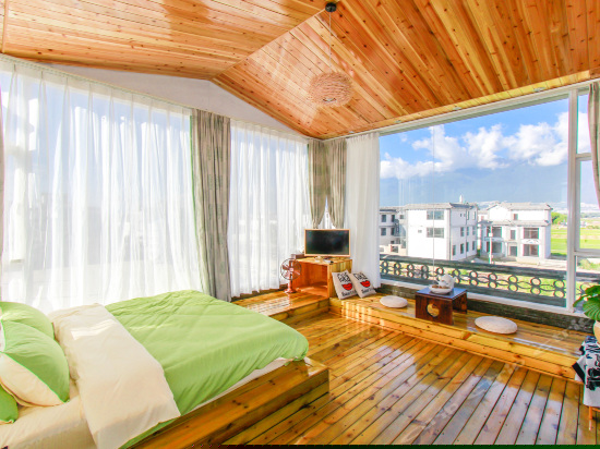 阳光榻榻米景观房