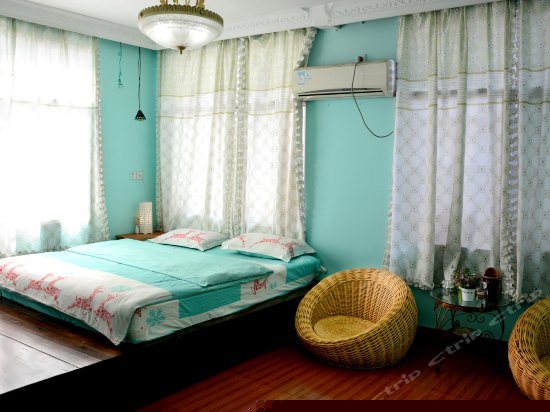 清新蜜月江景大床房