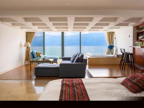 180度蜜月汤池亲水大套房