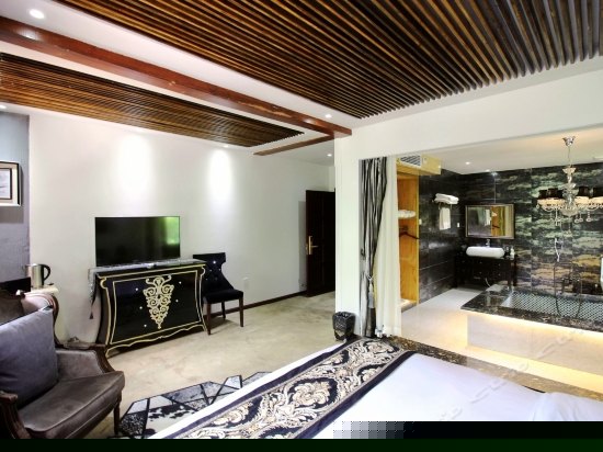 简雅豪华大床房