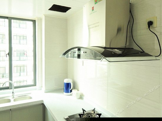 温馨蜜月圆床房