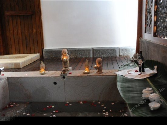 豪华特色泡池房