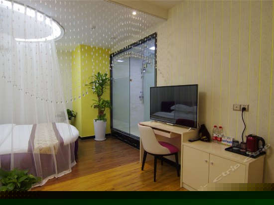 奢华浪漫圆床房（无窗）