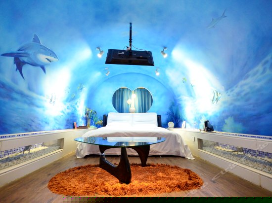 温馨浪漫主题房