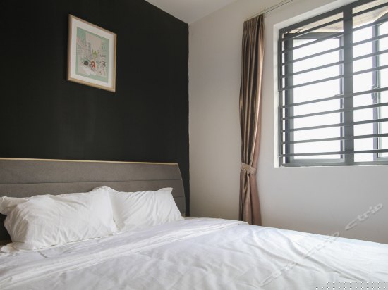 南山南豪华大床房