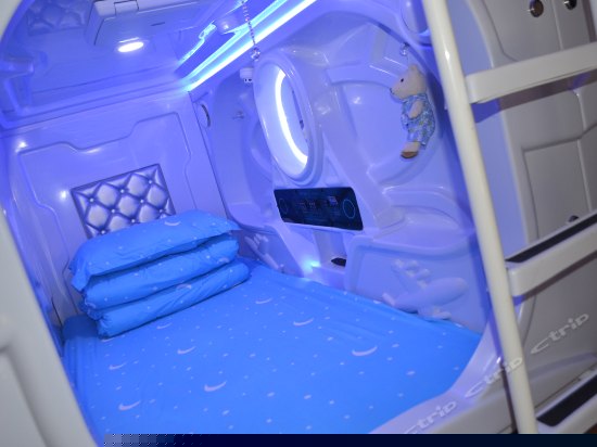 四人间普通舱（床位房）