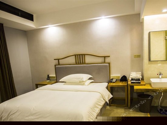 陌上花开大床房