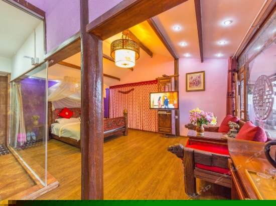 浪漫蜜月大床房