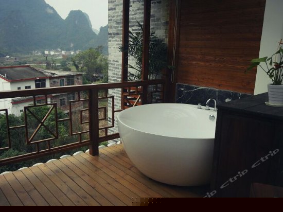 阳光庭院观景大床房