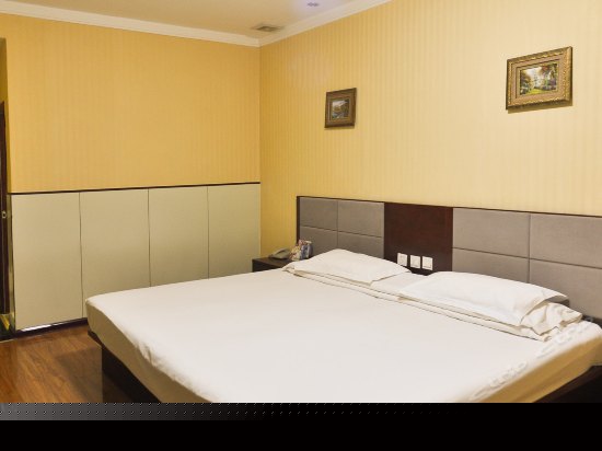 普通大床间(无窗)