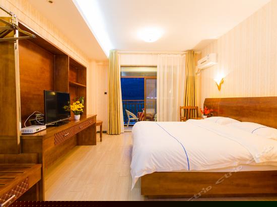 阳台山景大床房