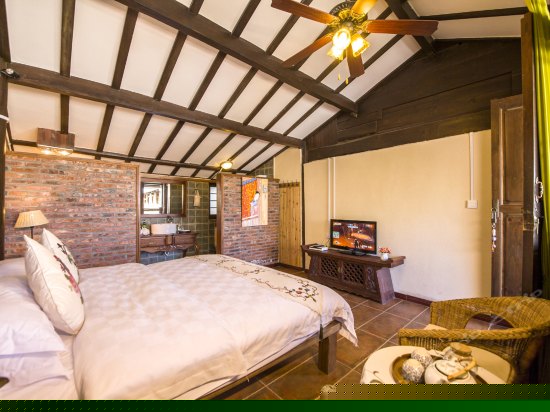 二楼奢华大床房