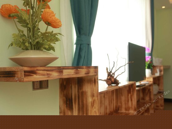 阳光蜜月豪华大床房