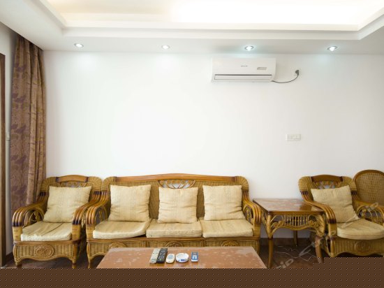 浪漫假日园景两居室