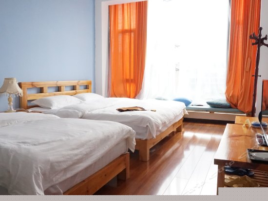 三楼观景家庭房