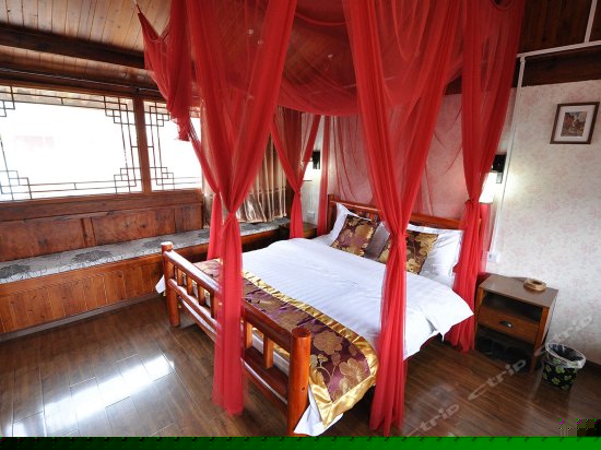 豪华蜜月大床房（三忘屋）