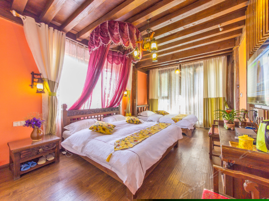 温馨庭院家庭房