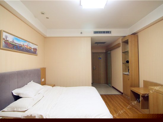 标准大床房