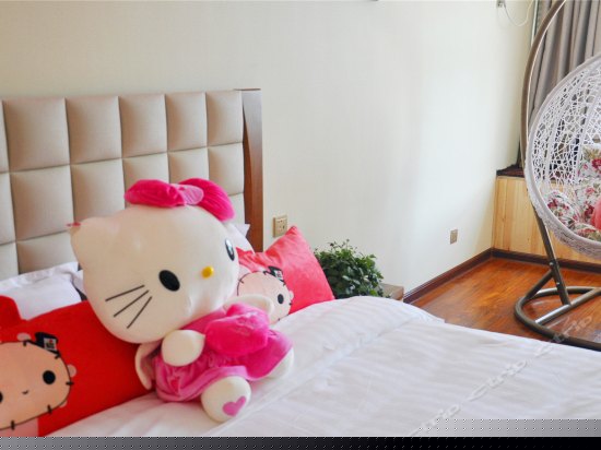 KITTY浪漫主题房