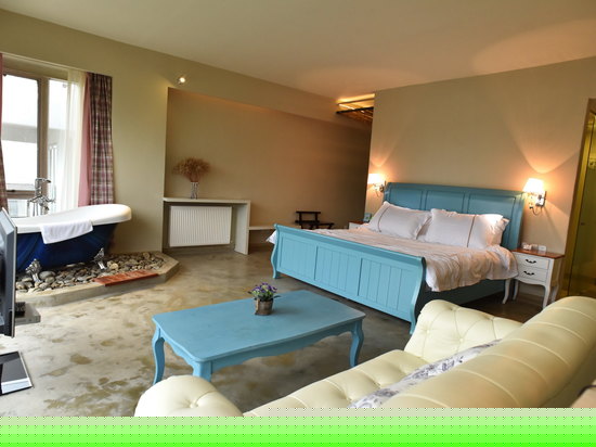 豪华美国乡村海景大床房203号房