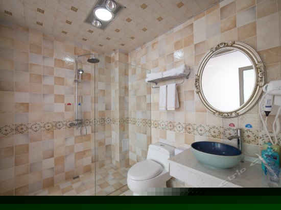 kitty公主房圆床房