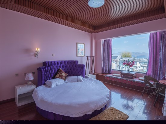 相濡以沫圆床房