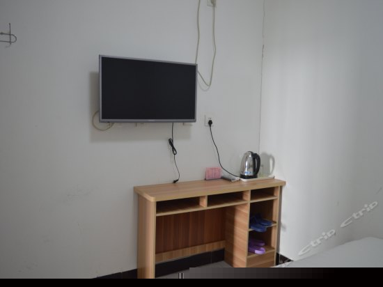 特价大床间(无窗)