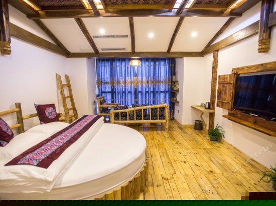 土家风情圆床房-天门山观景房