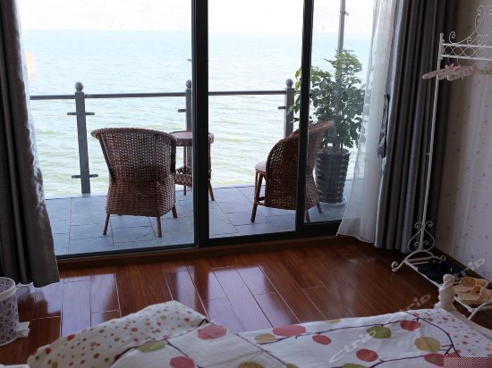 三楼田园风海景大床间