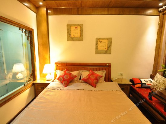 纳西特色大床房103