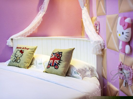 HelloKitty的假日阳台圆床房