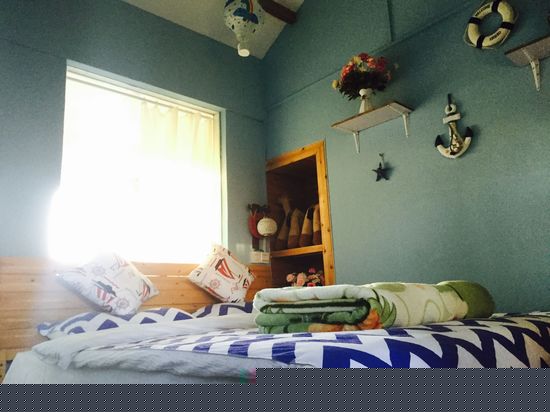 一面湖水大床房