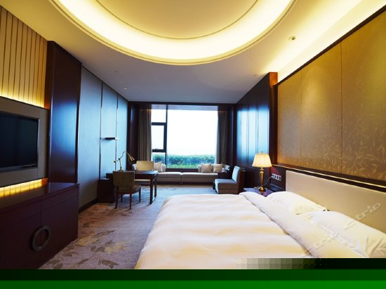 豪华无敌海景大床房