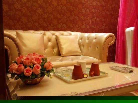 浪漫情侣圆床房