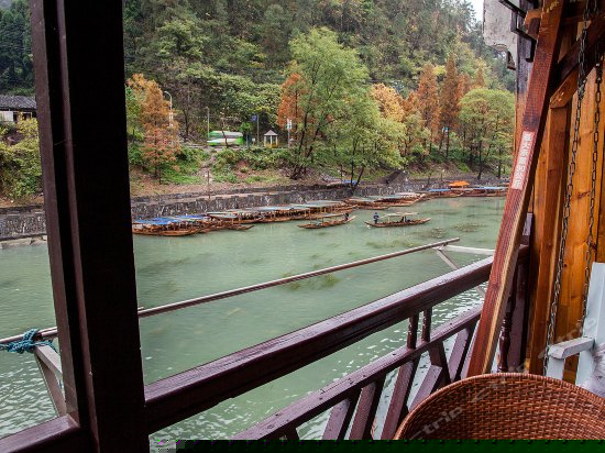 临江大阳台观景房（一世情缘）