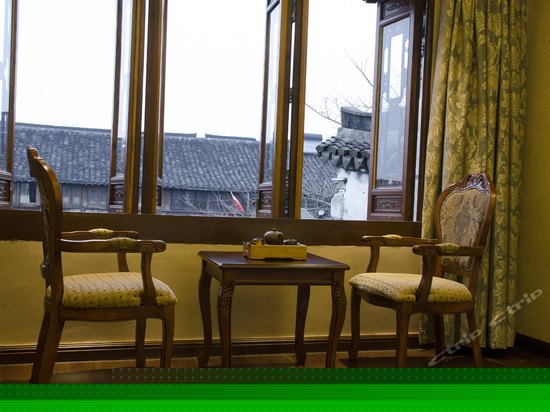 临水美式大床房