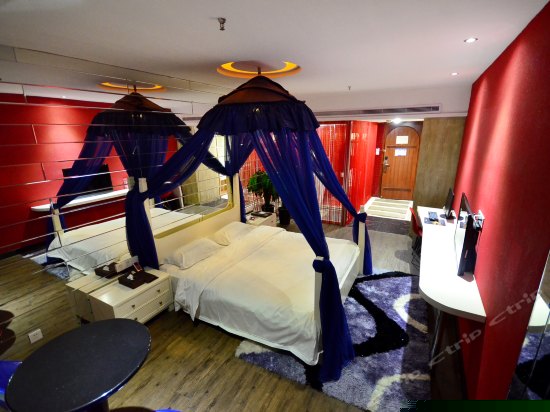 温馨浪漫主题房