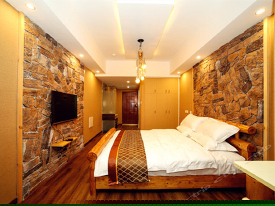 高层市景大床房