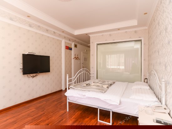 欧式蜜月大床房