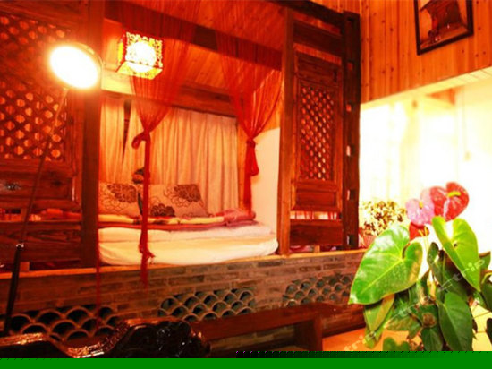 高粱蜜月大床房