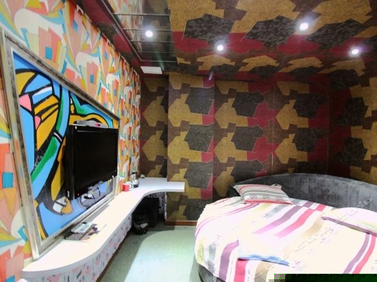 时尚主题圆床房