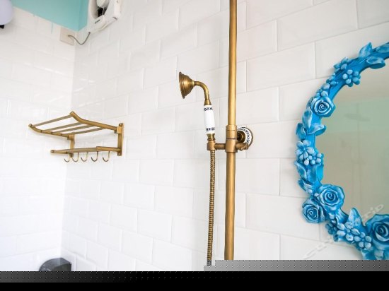 蓝色春天豪华大床房