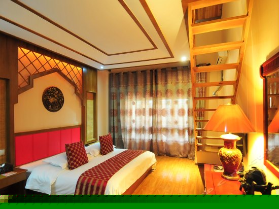 主题阁楼家庭套房