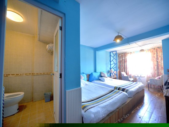 蓝色海岸标准双床间