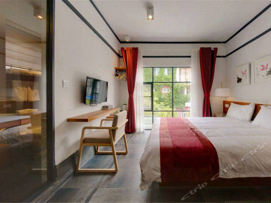 疏院柳荫大床房