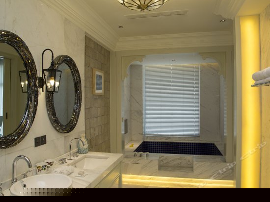 私属汤池观景房